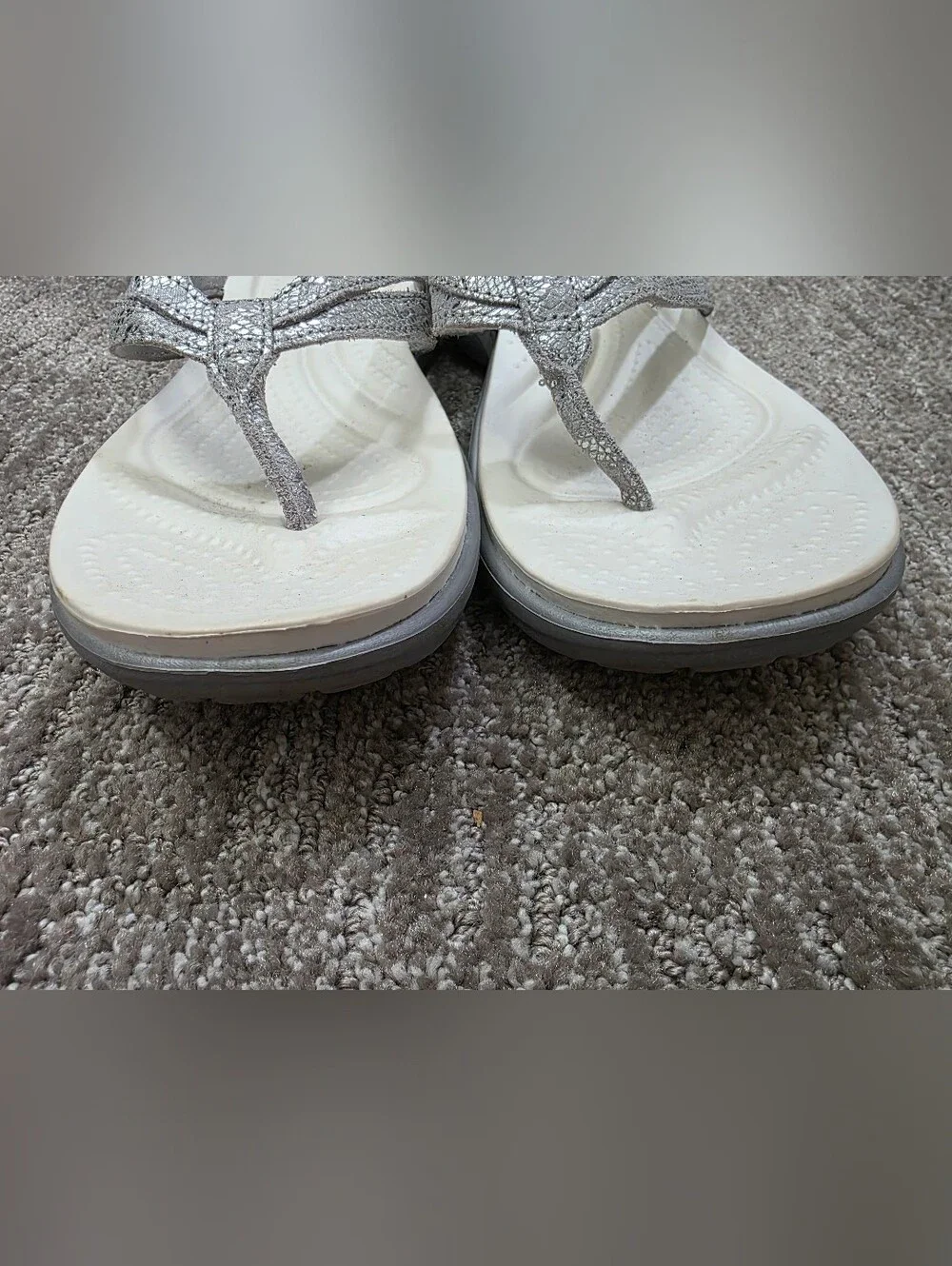 Crocs Capri V Shimmer Silver Flip Flops Double Strap Comfort Foam Resortwear 9